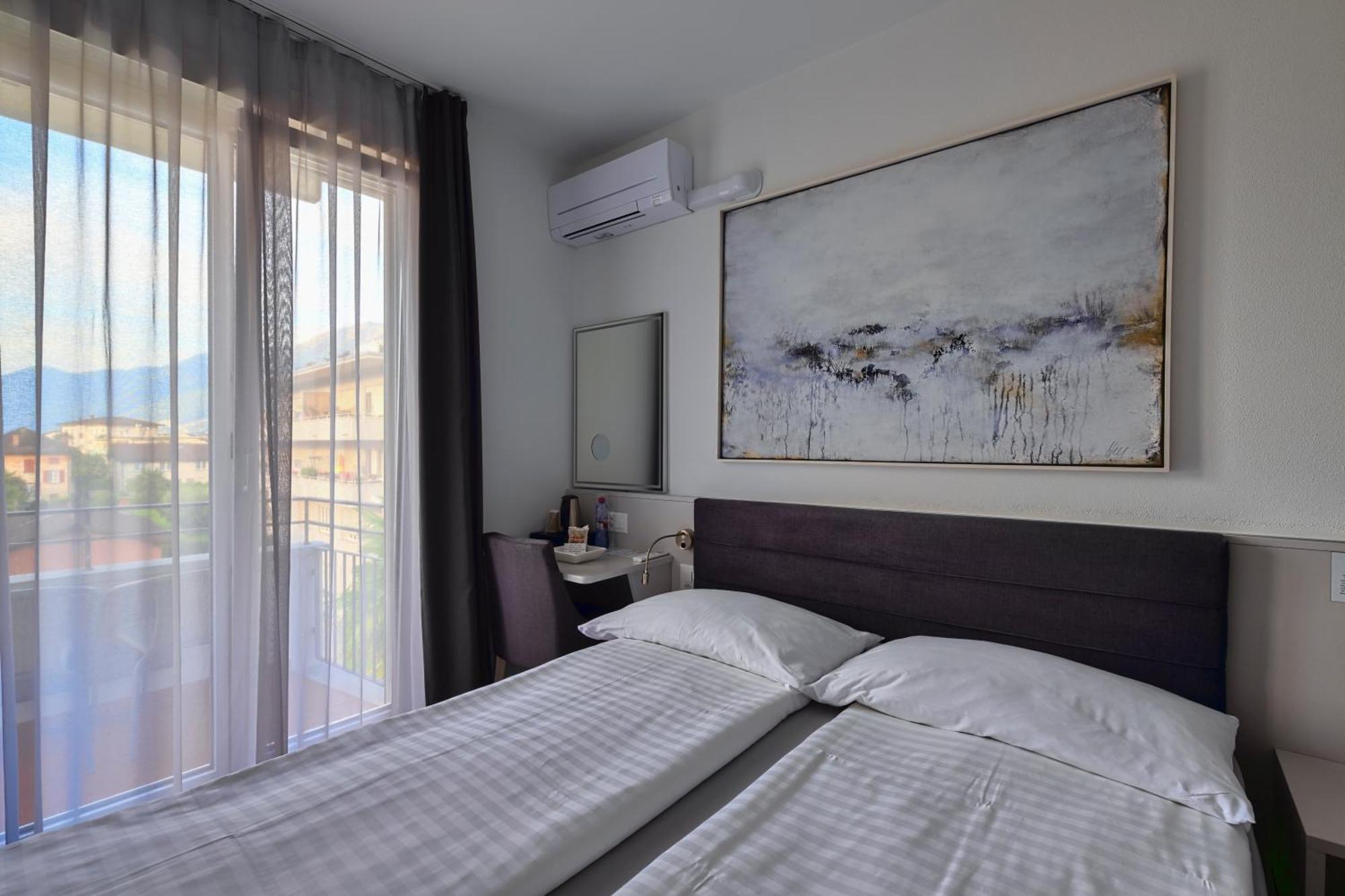 אסקונה Hotel Luna Garni מראה חיצוני תמונה